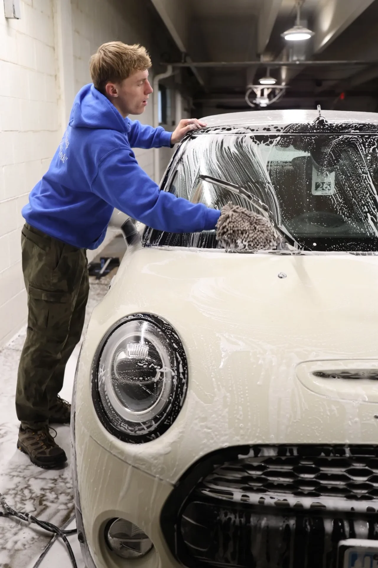 Two-bucket winter hand wash removing road salt safely without adding swirl marks